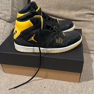 Jordan brand basketball shoes size 9